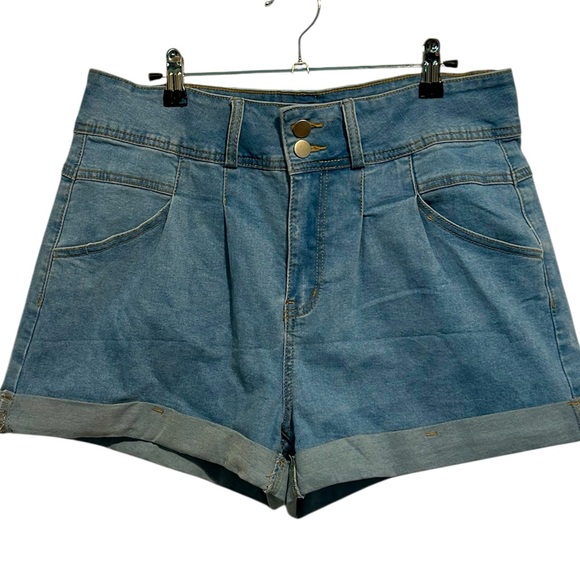 Blue Jean Shorts with Rolled Hems and Vintage Style - Picture 2 of 5